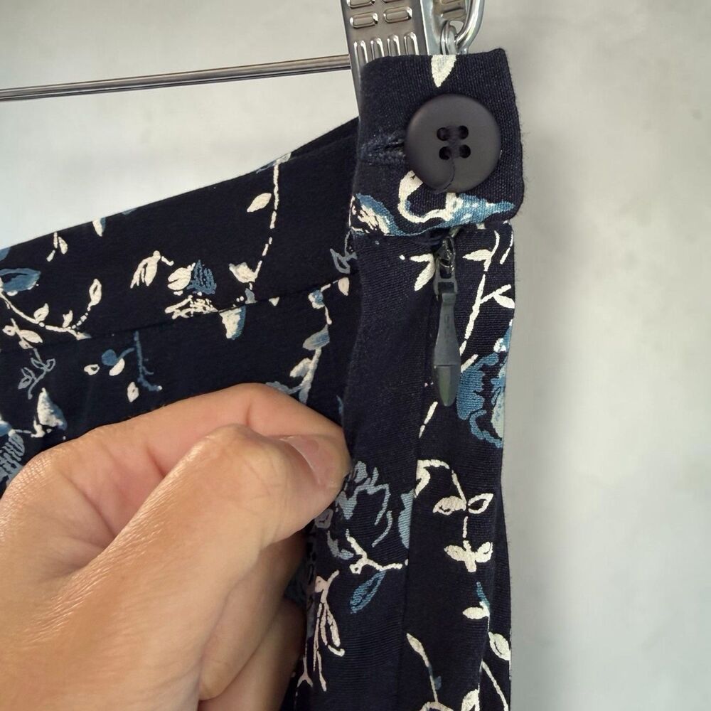 Vtg Navy Blue Ditsy Floral Maxi Skirt Cottagecore Boho Fits Sz 6 Flowy 90s - Picture 9 of 13